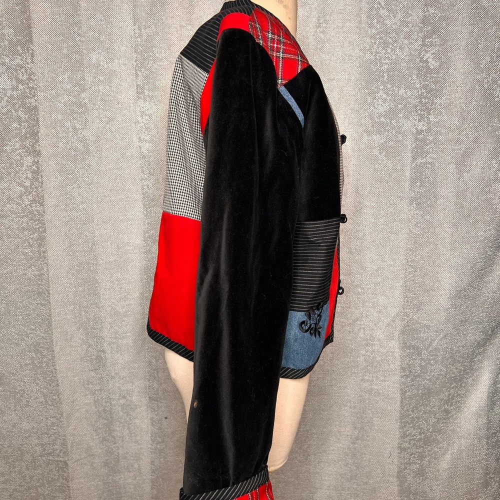 Chic‎ Patchwork Women's Blazer - Black, Red, and Blue - Picture 3 of 7